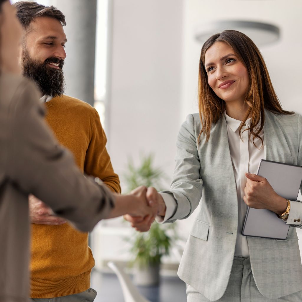 employee leadership assessment features image
