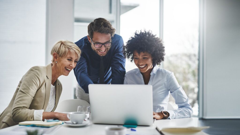 employee pulse surveys improve retention sales staff